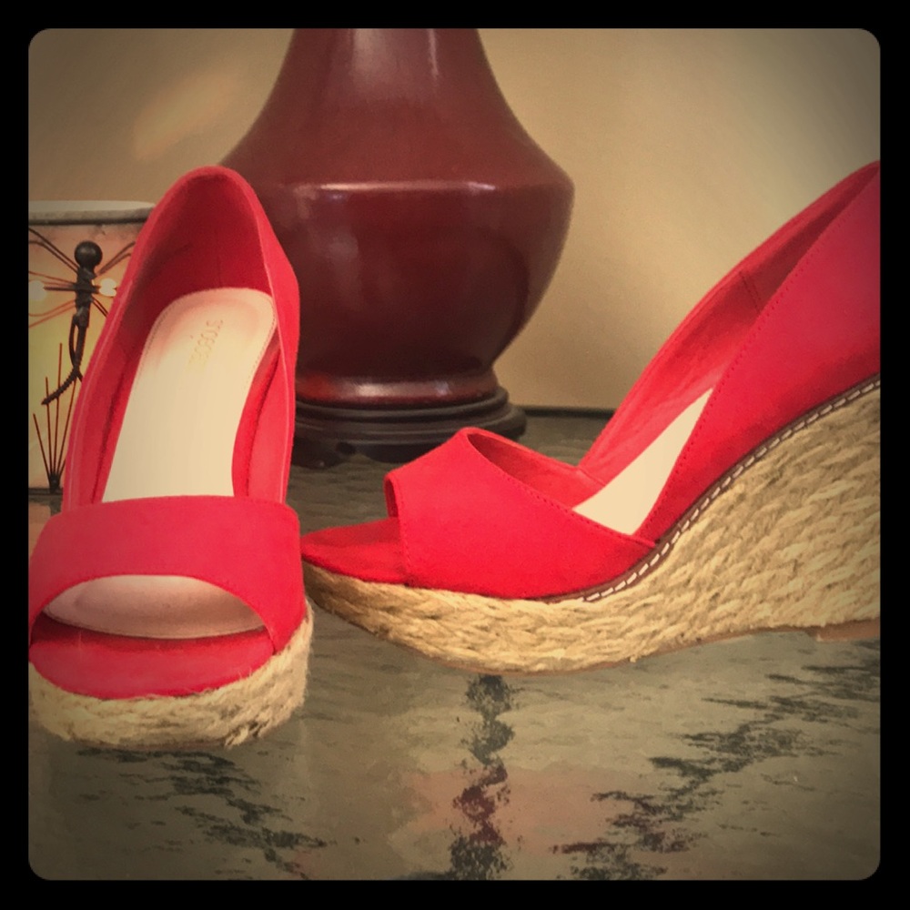 Shoe Dazzle Red Wedges